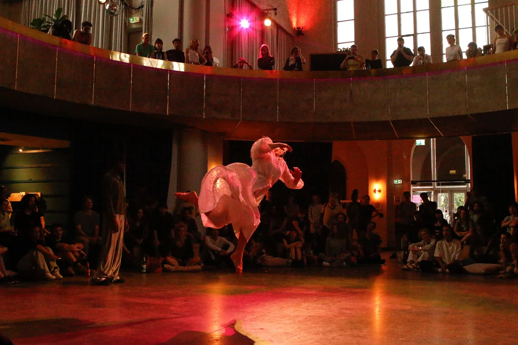 Hover - Sensitivies of Dance